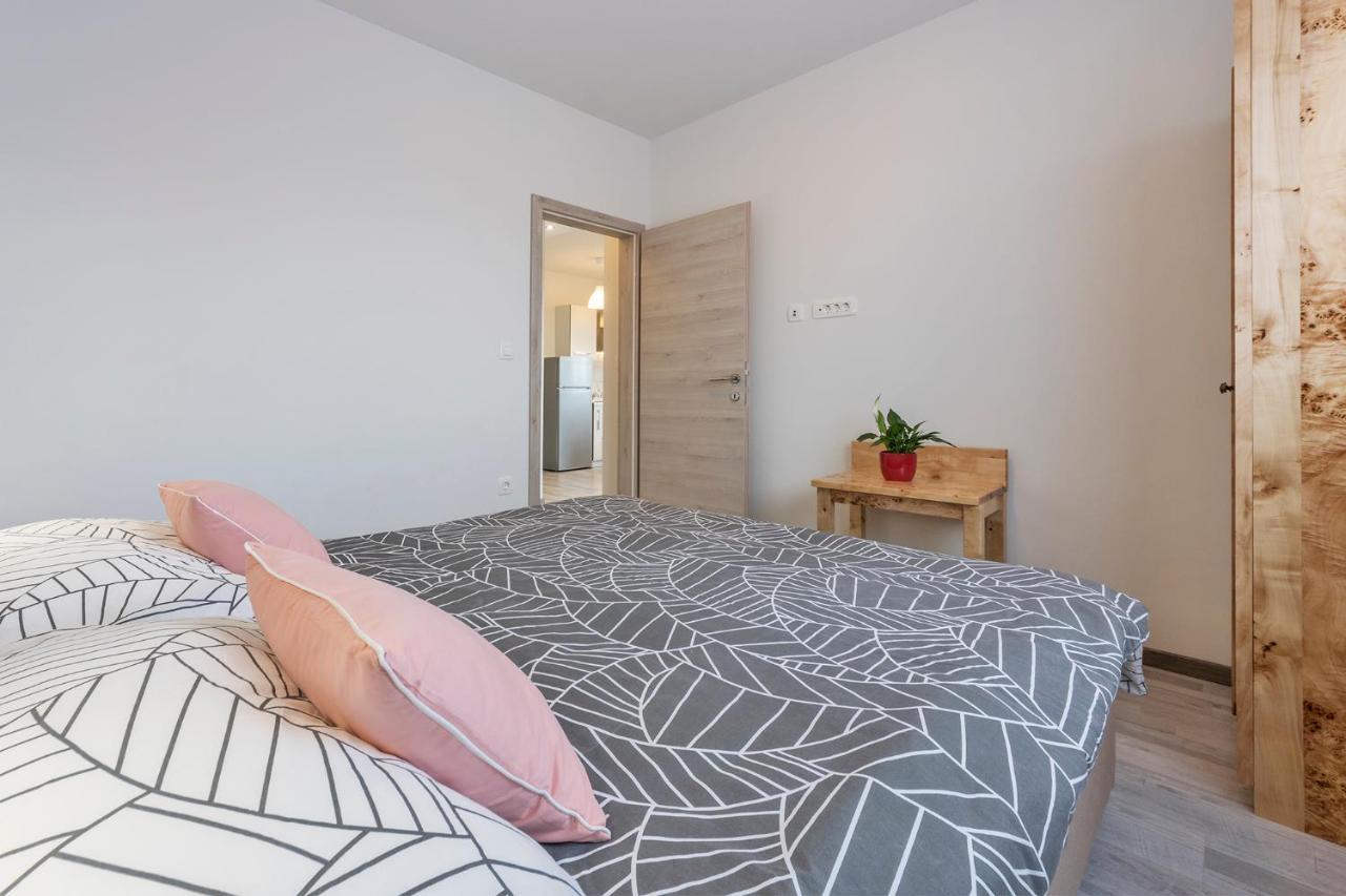 2 Bedroom Apartment Peroj Fažana Exterior foto